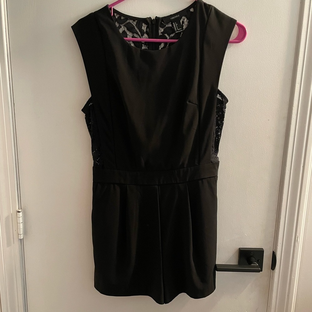 Lace-back Pleated Romper